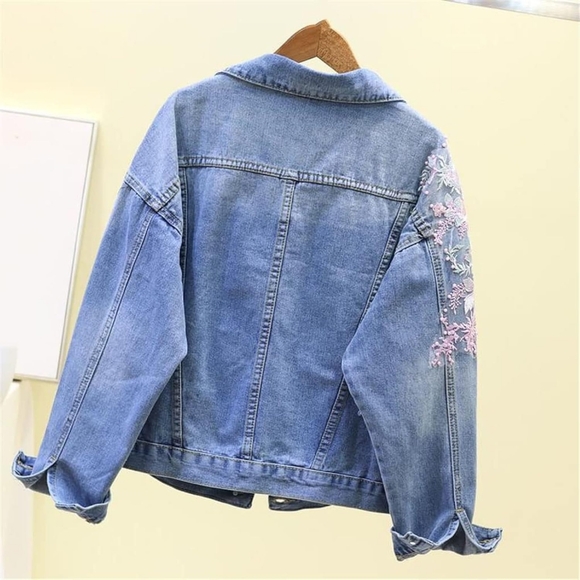 🎀NEW 🎀SALE..3D Women's Denim Embroidery Floral Pearl Ripped Jacket - Picture 2 of 7